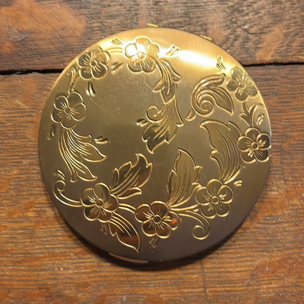 VINTAGE gold makeup compact